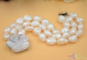 【送料無料】ブレスレット　アクセサリ―　p4745 3row 8 15mmwhite baroquep4745 3row 8 15mm white baroque freshwater cultured pearl bracelet 14,045円