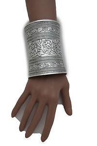 【送料無料】ブレスレット　アクセサリ―　シルバーブレスレットカフファッションジュエリーwomen long metal silver bracelet cuff fashion jewelry wonder