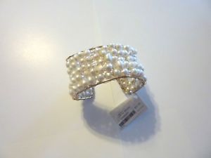 【送料無料】ブレスレット　アクセサリ&mdash;　パールカフブレスレットゴールドドルpearl cuff bracelet gold amp; white 52｜hokushin