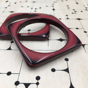【送料無料】ブレスレット　アクセサリ―　2プラスチックブドウ70リバイバル2 square plastic bracelets rushes vintage 70 retro