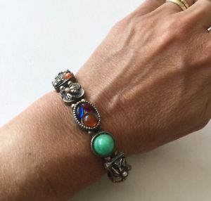 【送料無料】ブレスレット　アクセサリ&mdash;　ビンテージゴールドトーンビクトリアリバイバルブレスレットヘビクラウンバグvintage goldette gold tone victorian revival charm bracelet snake, crown, bugs｜hokushin 14,386円