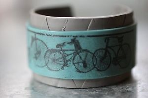 【送料無料】ブレスレット　アクセサリ―　ポリマーコガモグレー￣カフスブレスレットbicycle cuff bracelet in teal and grey ~ handmade with polymer clay