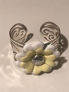 【貨物輸送無料】腕輪 付属物― カフスブライトンブレスレットcorsage雛菊brighton bracelet corsage yellow bold flower silver tone cuff retired daisy