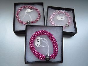 【送料無料】ブレスレット　アクセサリ―　3xセットピンクブレスレッツピンクrrp30 set of 3 x ladies magnetic clasp beaded bracelets in pink pinks rrp amp;30
