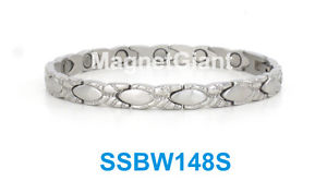 【送料無料】ブレスレット　アクセサリ―　ステンレススチールリンクブレスレットsilver hugs amp; kisses women magnetic stainless steel link bracelet