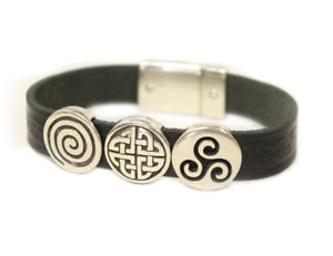 【送料無料】ブレスレット　アクセサリ―　アイルランドアイルランドレザーブレスレットセルティック irish leather bracelet celtic charms made in ireland lee river leather