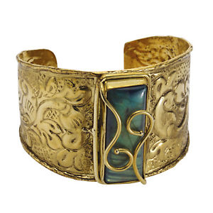 【送料無料】ブレスレット　アクセサリ―　フロリアーナエンボスカフブレスレットワイドfloriana womens embossed brass amp; labradorite cuff bracelet 1 34 wide