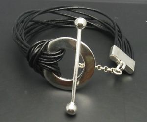 【送料無料】ブレスレット　アクセサリ―　スターリングリゾーツスターリングシルバーブレスレットsterling silver bracelet circle 925 natural leather