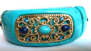 【送料無料】ブレスレット　アクセサリ―　ターコイズクリスタルブレスレットturquoise acrylique et cristal replier bracelet rigide