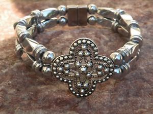 【送料無料】ブレスレット　アクセサリ―　メンズウィメンズシルバーヘマタイトブレスレットスライダmens womens silver magnetic hematite bracelet anklet 2 row contemporary slider