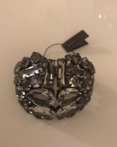 【送料無料】ブレスレット　アクセサリ―　ガラスストーンカフブレスレットnwt bcbg maxazria floral glass stone cuff bracelet