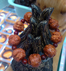 【送料無料】ブレスレット　アクセサリ―　20mmマンraja kayuブレスレットライオン20mm mans nice natural raja kayu wood beads bracelet lion head design