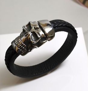 【送料無料】ブレスレット　アクセサリ―　レザーストラップステンレススチールバイカーハーレーダビッドbraided leather strap and stainless steel skull 22 cm bikers, harley, db1642