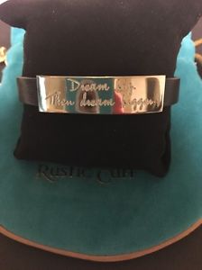 【送料無料】ブレスレット　アクセサリ―　rustic cuff betsyブラックゴールド