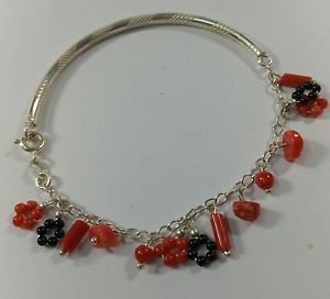 【送料無料】ブレスレット　アクセサリ―　ブレスレットオニキスシルバーフラワーコーラルnatural red coral authentic bracelet charms, onyx and silver, flower coral 17,005円