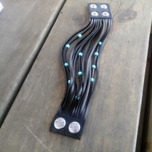 【送料無料】ブレスレット アクセサリ― ハーレーダビッドソンターコイズマルチストランドブラックレザーブレスレット