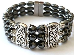 【送料無料】ブレスレット アクセサリ― チベットブレスレット34クリスマスクリスマスmagnetic hematite tibetan silver bracelet 3 row magnetic clasp 4 christmas xmas