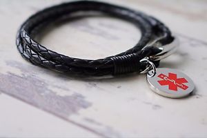 【送料無料】ブレスレット　アクセサリ―　medical alert braceletサイズ free engravingleather medical alert bracelet various sizes free engraving