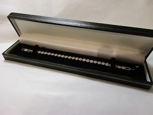 【貨物輸送無料】腕輪 付属品― スワロフスキーシルバーテニスブレスレットオリジナルボックスswarovski silver toned tennis bracelet ex display original box missing