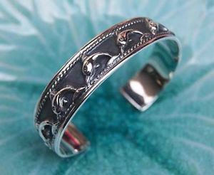 高質で安価 楽天市場 送料無料 ブレスレット アクセサリ イルカブレスレットスターリングシルバーvery Nice Dolphin Bracelet Sterling Silver Hokushin 安心の定価販売 Www Uzorpromet Com