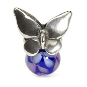 【貨物輸送無料】腕輪 付属品― しろがね色シャンデリヤ瑠璃trollbeads silver pendant and glass butterfly summer sphere tagbe  00105