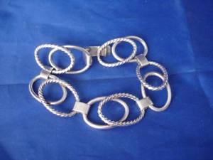 【送料無料】ブレスレット　アクセサリ―　レディースブレスレットスターリングシルバースムーズタブwomens bracelet sterling silver smooth and scratched ovals 1960 tab closure