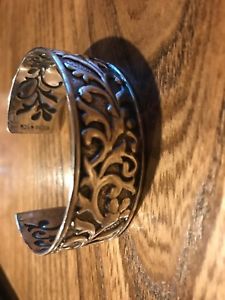【送料無料】ブレスレット　アクセサリ&mdash;　スターリングシルバーカフブレスレットカーブsilpada b3080 925 sterling silver cuff bracelet ahead of the curve｜hokushin