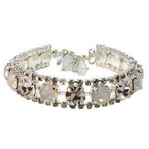 【送料無料】ブレスレット　アクセサリ―　ブライダルラインストーンスワロフスキーカフクリアブレスレットbridal rhinestone clear chaton cuff bracelet with crystals from swarovski