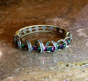 【送料無料】ブレスレット　アクセサリ―　ハイジスワロフスキークリスタルヒンジブレスレットheidi daus bow swirled around swarovski crystal hinged bracelet rare amp;