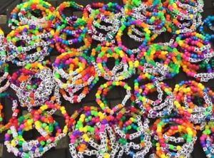 【送料無料】ブレスレット　アクセサリ―　100 カンジブレスレッツ100カンジシングルスカンジロットブレスレット100 kandi bracelets, 100 kandi singles kandi lot, stretch bracelet