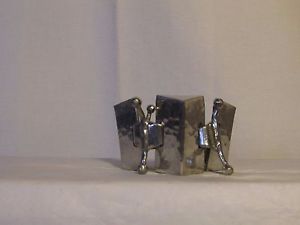 【送料無料】ブレスレット　アクセサリ―　ハンマーヴィンテージvintage modernist bracelet metal silver orhammered