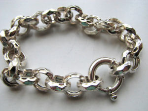 【送料無料】ブレスレット アクセサリ— スターリングシルバーリンクブレスレットsterling silver 12mm hammered rolo link charm bracelet|hokushin