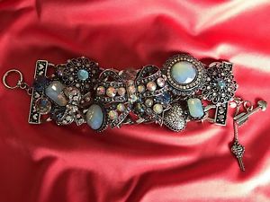 【送料無料】ブレスレット　アクセサリ―　ベッツィージョンソンオパールリボンシルバーブレスレットbetsey johnson bonjour butterfly blue opal crystal ribbon bow silver bracelet
