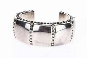 【送料無料】ブレスレット　アクセサリ―　サイモンスターリングシルバービーズカフブレスレットsimon sebbag 131598 sterling silver hammered beaded cuff bracelet