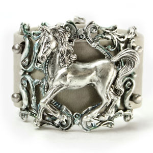 【送料無料】ブレスレット　アクセサリ―　sweet romanceブレスレットfree shipping nwtsweet romance prancing pony bracelet free shipping nwt