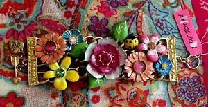 【送料無料】ブレスレット　アクセサリ―　ジョンソンガーデンパーティーマルチフラワーワイドトグルブレスレットnwt betsey johnson garden party multi flower ladybug wide toggle bracelet 28,587円