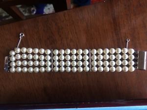 【送料無料】ブレスレット アクセサリ— 4ブドウmajoricaパールブレスレットvintage beautiful 4 strand majorica pearl bracelet|hokushin