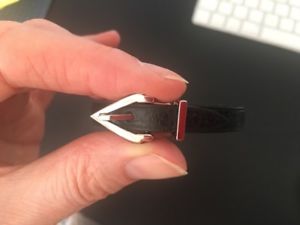 【送料無料】ブレスレット アクセサリ— ブラックレザーバックルベルトブレスレットシルバープレート|hokushin