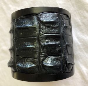 【送料無料】ブレスレット　アクセサリ―　プレストレッチカフウッドブレスレットメタリックグリーンpreowned nada sawaya stretch cuff wood croco bracelet, metallic green 45,370円