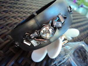 【貨物輸送無料】腕輪 付属品― listingstunner*375nwt alexis bittar crystal encrusted greylucite hinged bracelet listingstunner* 375 nwt alexis bittar cry ジュエリー・アクセサリー-男女兼用アクセサリー