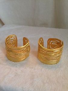【貨物輸送無料】腕輪 付属物― ケネスジェイレーンset of 2 gold tone slave cuffsブレスレッツ kenneth jay lane  set of 2  gold tone slave cuffs hinged bracelets