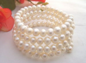 【送料無料】ブレスレット　アクセサリ―　パールwhite pearl bracelet