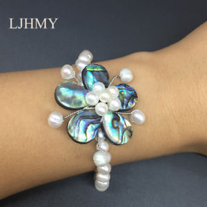 【送料無料】ブレスレット　アクセサリ―　アワビシェルクラスタホワイトブレスレットabalone shell floral cluster white natural freshwater pearl bracelet