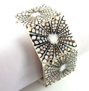 【送料無料】ブレスレット　アクセサリ―　ハンドメイドベージュコーンシェルカフストレッチブレスレットジュエリーhandmade beige cone shell stretch cuff bracelet 6 8 adjustable jewelry aa056