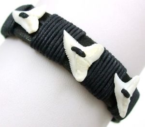 【送料無料】ブレスレット　アクセサリ―　ハンドメイドサーファービーチブレスレットhandmade genuine mako shark teeth leather surfer beach bracelet 69 adj ;aa211