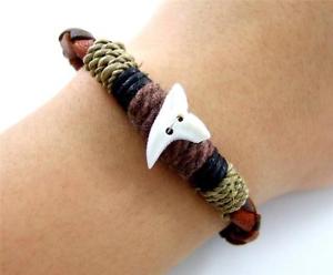 【送料無料】ブレスレット　アクセサリ―　ハンドメイドトラサーファーレザーカフブレスレットhandmade genuine tiger shark tooth surfer leather cuff bracelet 69 adj aa106