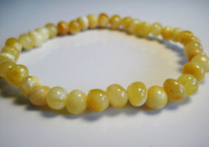 【送料無料】ブレスレット　アクセサリ―　バルトブレスレットgenuine baltic amber bracelet
