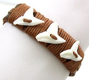 【送料無料】ブレスレット　アクセサリ―　ハンドメイドサーファービーチブレスレットバhandmade genuine mako shark teeth leather surfer beach bracelet 69 ad; ba214
