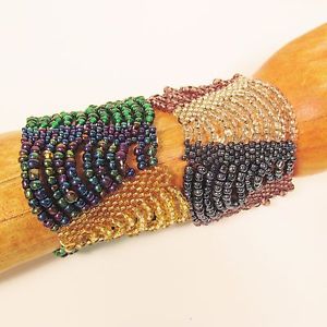 【送料無料】ブレスレット　アクセサリ―　マルチストランドハンドメイドストレッチシードビーズブレスレットセットset of 2 bright bold multi strand handmade swag stretch seed bead bracelets