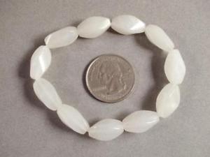 【送料無料】ブレスレット　アクセサリ―　17mmll01bracelet white jade 17mm twist stretch ll01